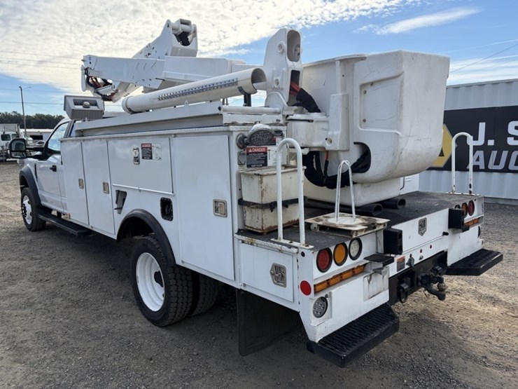 2017-ford-f550-image-6