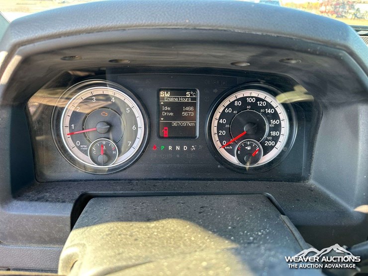 2016-dodge-1500-image-14