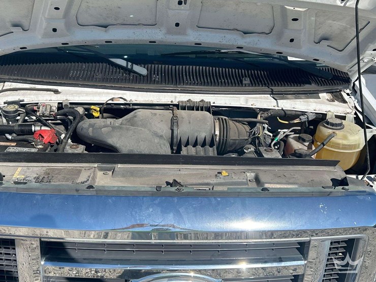 2016-ford-e-450-mobile-command-center-image-9