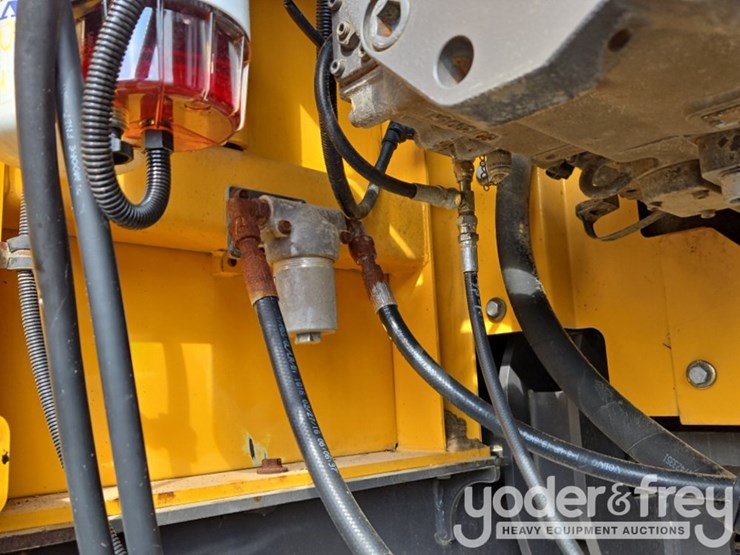 2016-volvo-ec350el-image-38