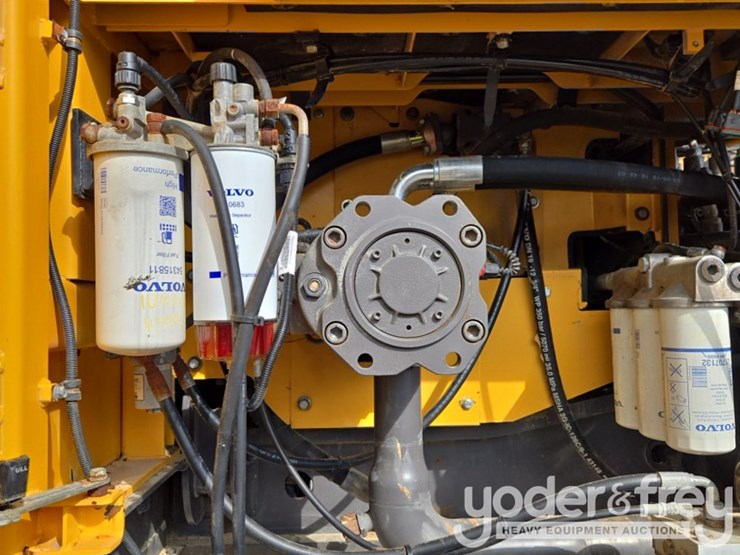 2016-volvo-ec350el-image-37
