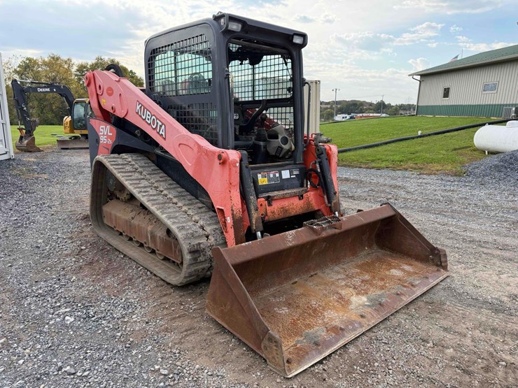 2019-kubota-svl95-2-image-7