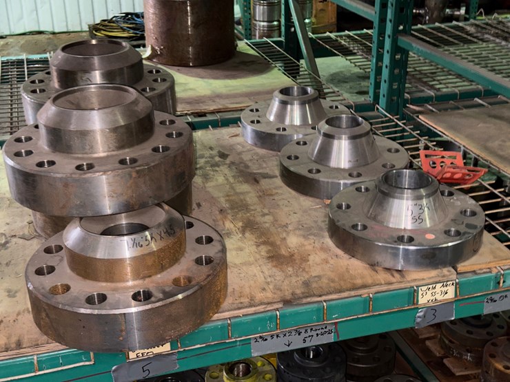 section-of-(18)-1-13/16”-15m-x-2-9/16”-10m-dsa’s-(14)-size-range-1-13/16”---7-1/16”-3m-10m-spacer-spools-&-x-over’s-image-13