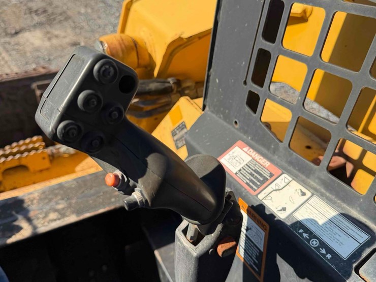 2005-john-deere-325-image-20