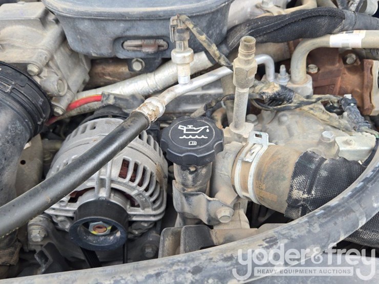 2015-chevrolet-silverado-2500-image-25