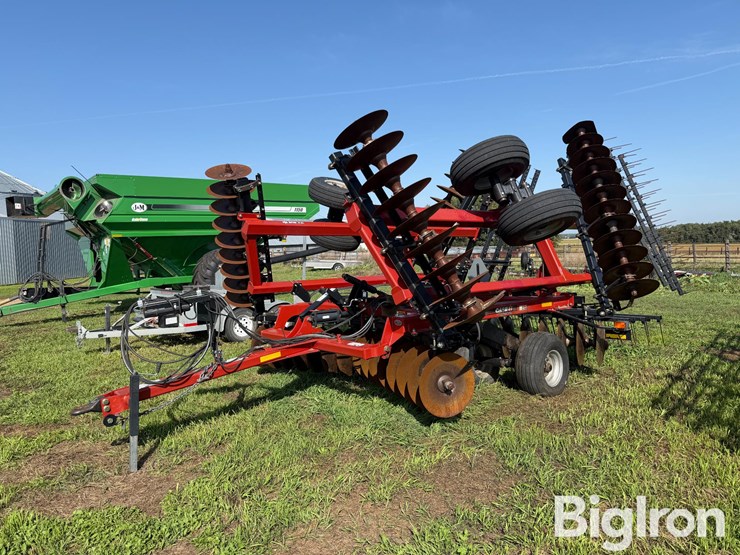 case-ih-370-image-1
