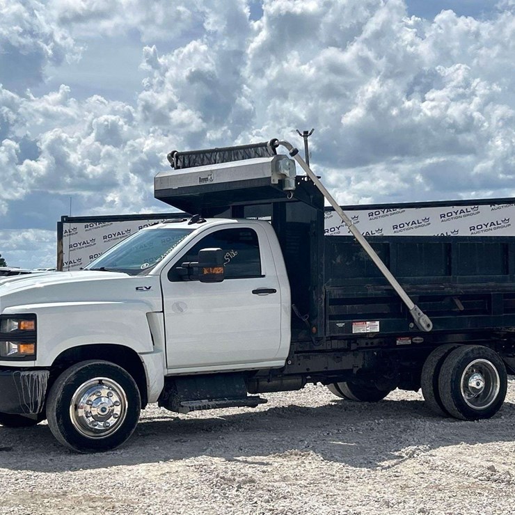 2019 International CV515 S/A Landscape Dump Truck
