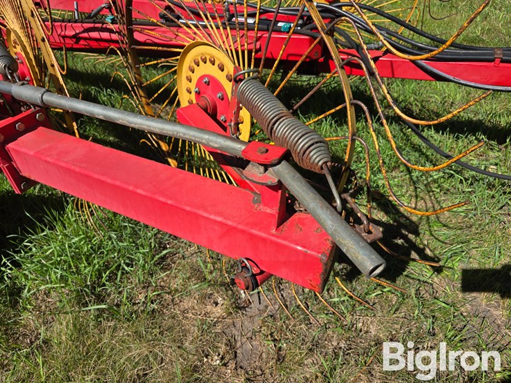 tonutti-v12-12-wheel-v-rake-image-20