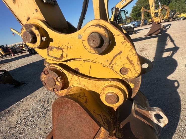 2012-caterpillar-m322d-image-20