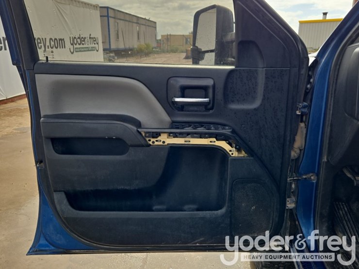 2015-chevrolet-silverado-2500-image-33