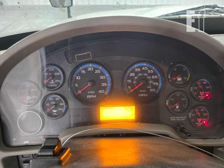 2011-international-durastar-4300-image-12