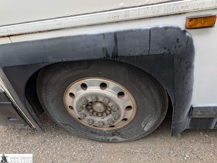 non-operable-2011-motor-coach-industries-d4500-t/a-55-passenger-bus-image-15