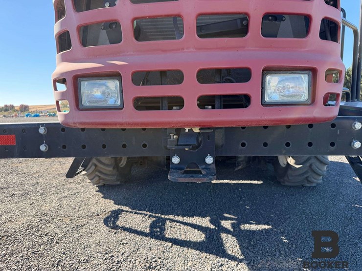 2016-macdon-m155e4-windrower-image-45