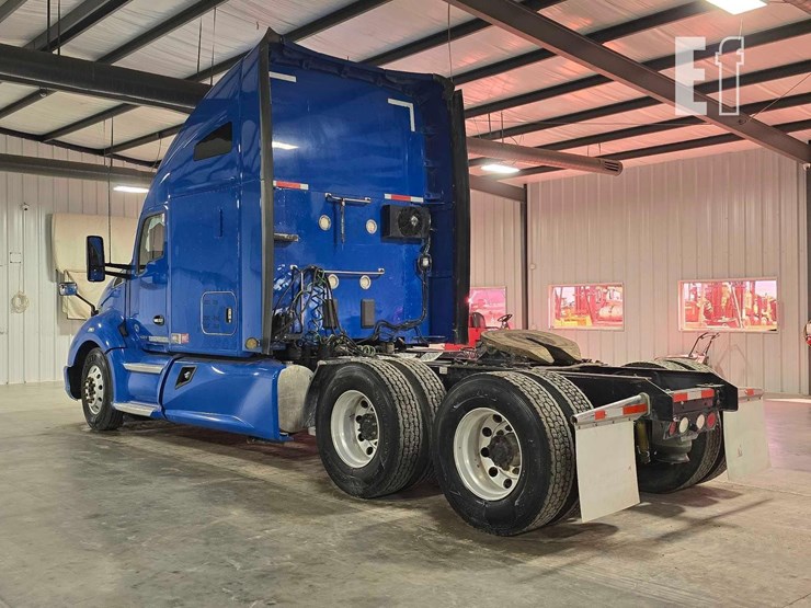2017-kenworth-t680-image-4