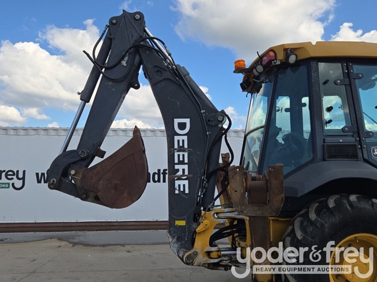 2015-deere-310sk-image-30