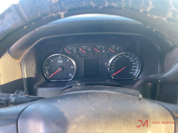 2014-chevrolet-2500-image-25