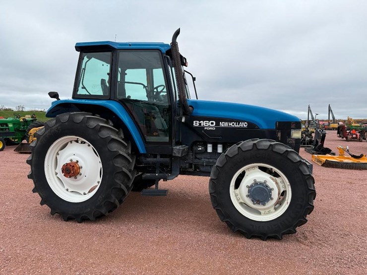 new-holland-8160-image-3