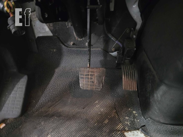 2011-international-durastar-4300-image-11