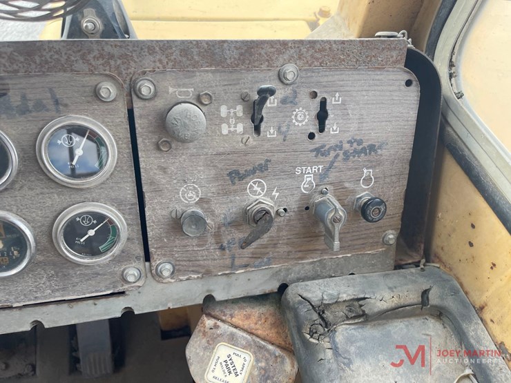 caterpillar-d35c-image-22