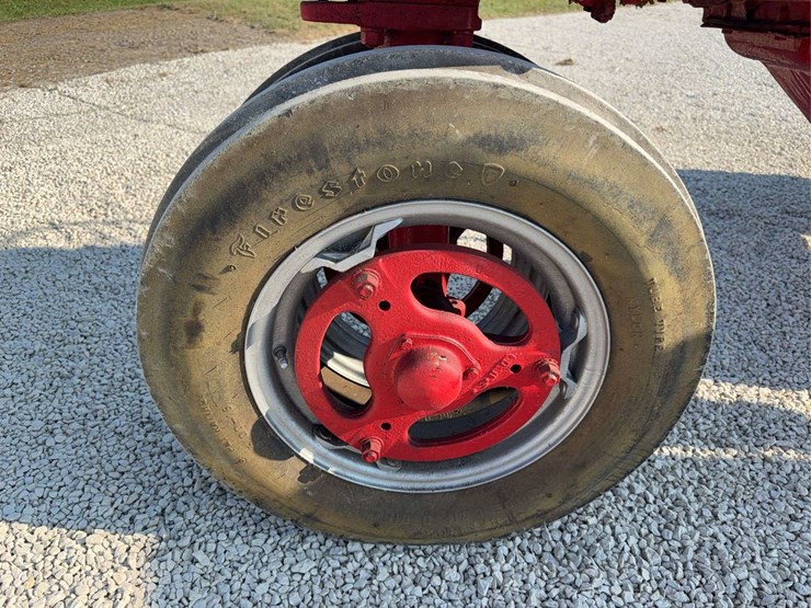 farmall-350-image-13