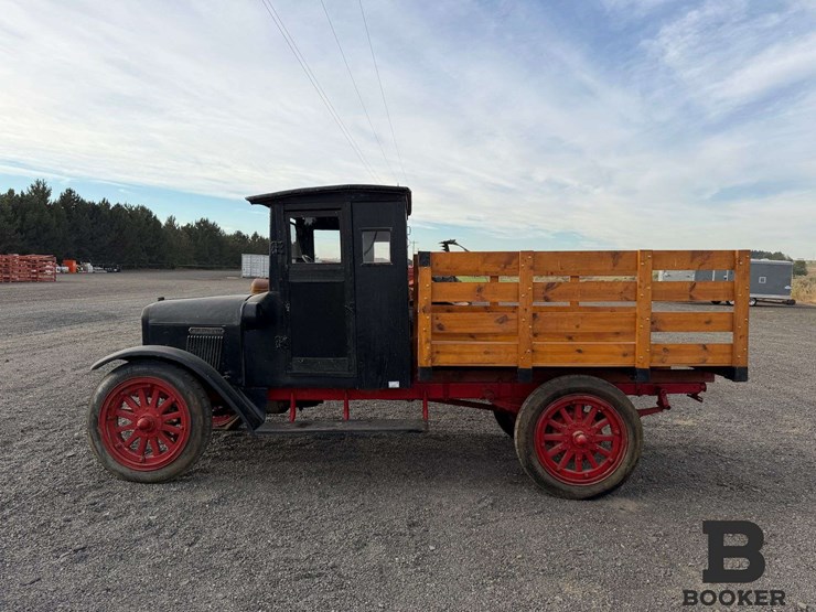 1922-international-truck---non-running-image-2