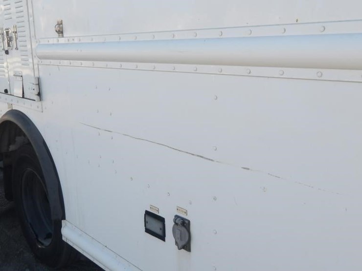 2008-workhorse-w62-image-6