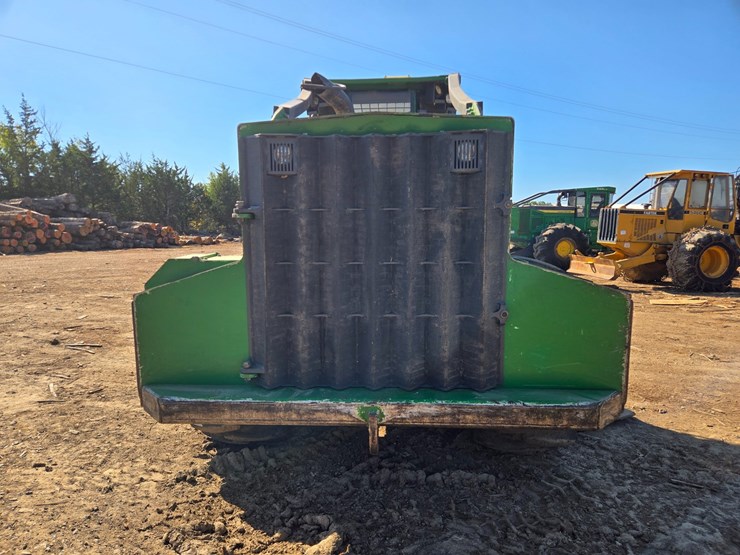2019-john-deere-6-image-13