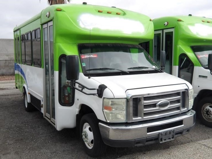 2016-ford-e450-image-2