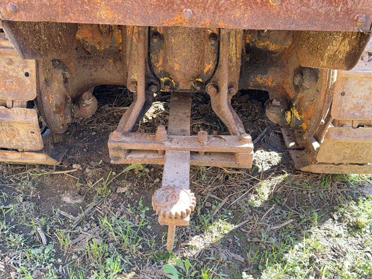 caterpillar-ten-image-37