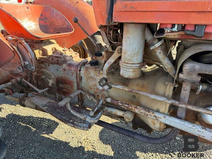 1964-massey-ferguson-35-tractor-image-12