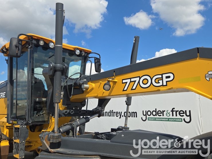 2020-deere-770gp-image-26