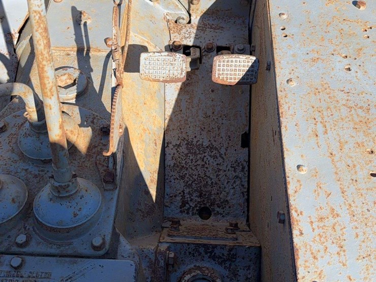 caterpillar-ten-image-28