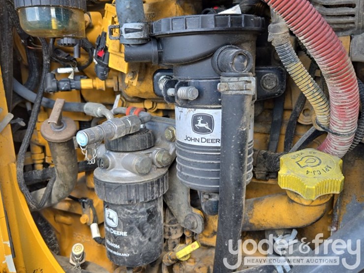 2015-deere-310sk-image-51