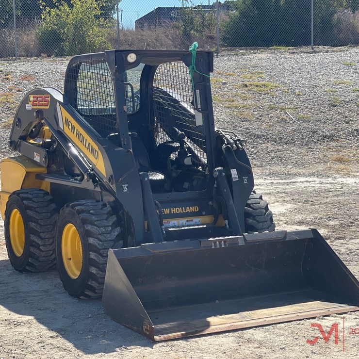 2012 NEW HOLLAND L225