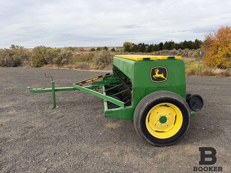 john-deere-8300-grain-drill-image-3