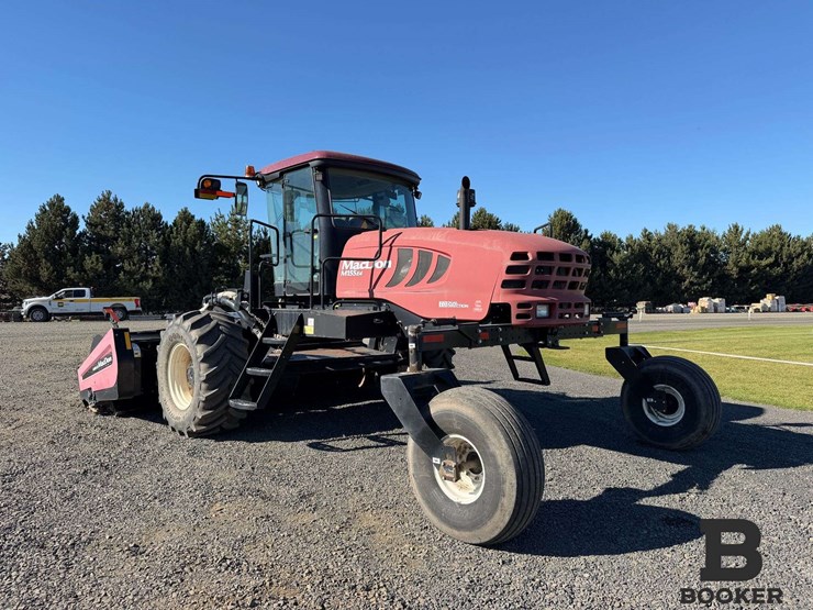 2016-macdon-m155e4-windrower-image-3