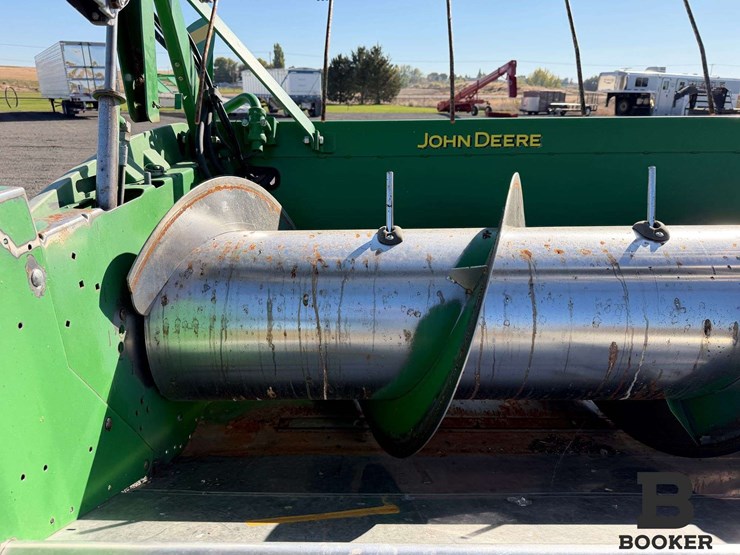 2009-john-deere-630r-platform-header-image-31