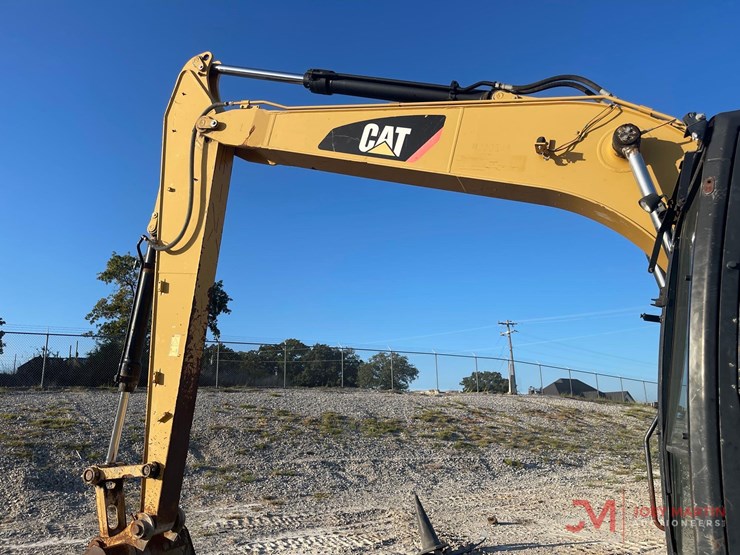 2013-caterpillar-312e-image-14