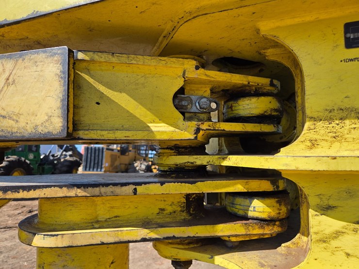 2019-john-deere-6-image-81