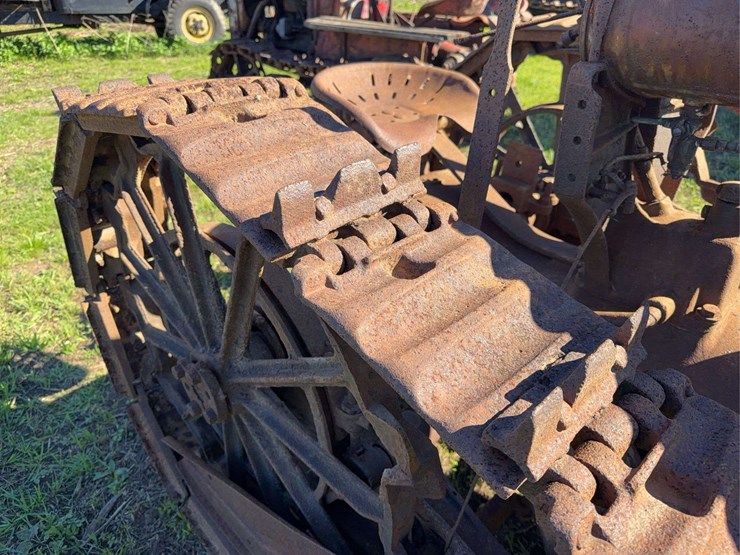 fordson-trackson-f-image-25