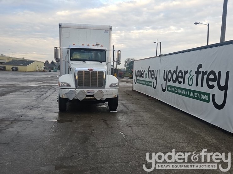 2016-peterbilt-337-image-8