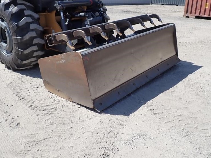 2019-case-570n-ep-skip-loader-image-14