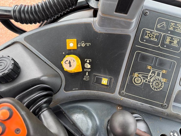 new-holland-8160-image-46