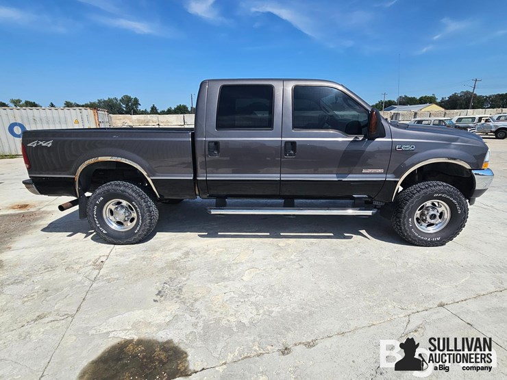 2004-ford-f250-super-duty-4x4-crew-cab-pickup-image-4
