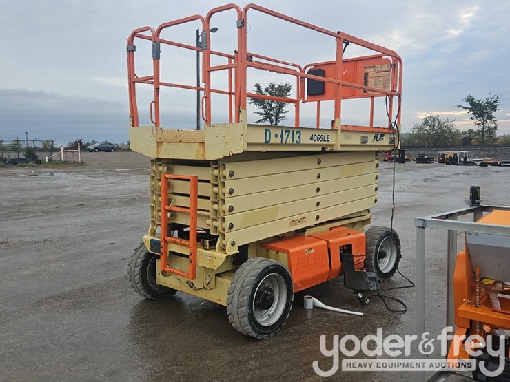 2015-jlg-4069le-image-6