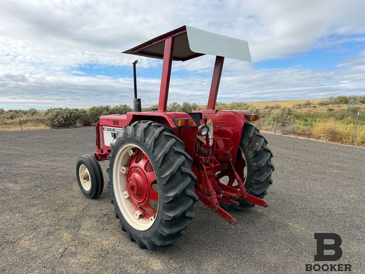 international-584-tractor-image-3