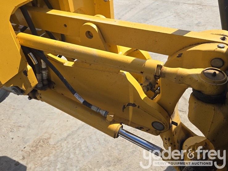 2020-deere-770gp-image-25