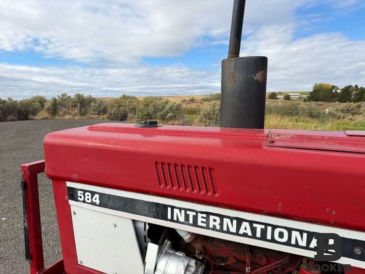 international-584-tractor-image-18