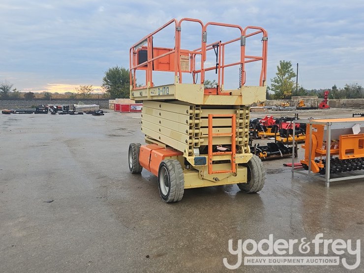 2015-jlg-4069le-image-11