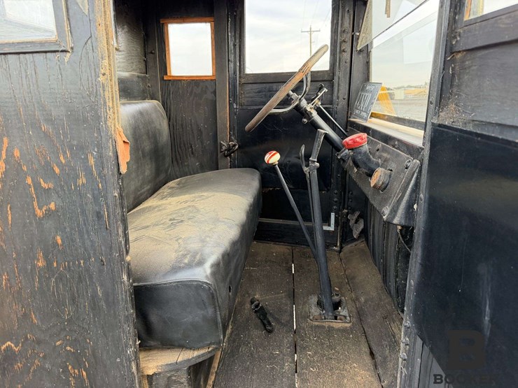 1922-international-truck---non-running-image-23